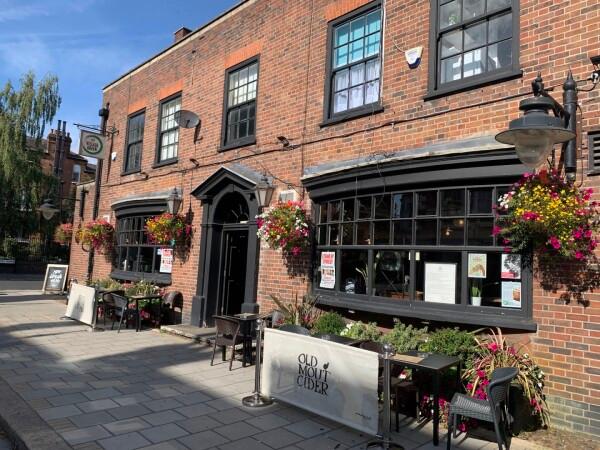 Beste Sportsbars in London - The Village Green