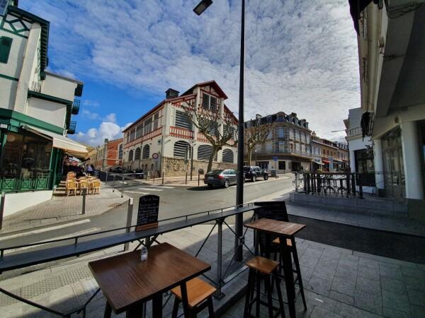 Best Sports Bars in Biarritz - Le petit coin