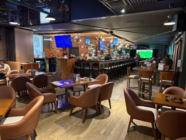 Best Sports Bars in Dubai - The Huddle BD