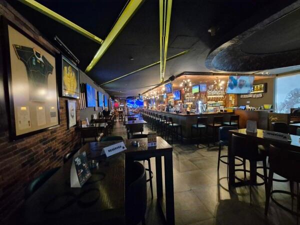 Best Sports Bars in Dubai - The Huddle BD