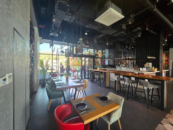 Best Sports Bars in Dubai - The Irish Village - Studio City