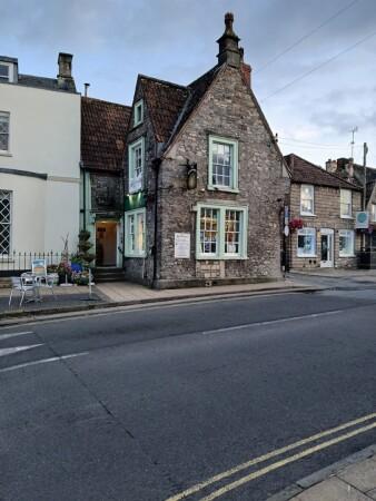 Best Sports Bars in Bristol - The Horseshoe