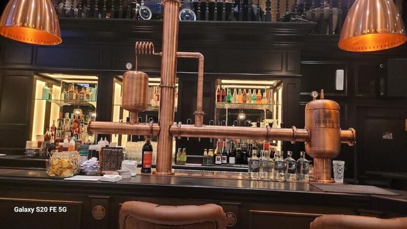 Best Sports Bars in Dole - Au Bureau Dole