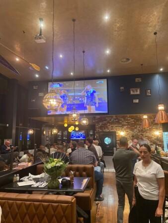 Best Sports Bars in Dole - Au Bureau Dole