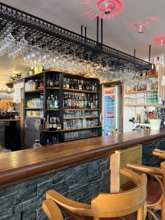 Best Sports Bars in Le rove - La canne bambou