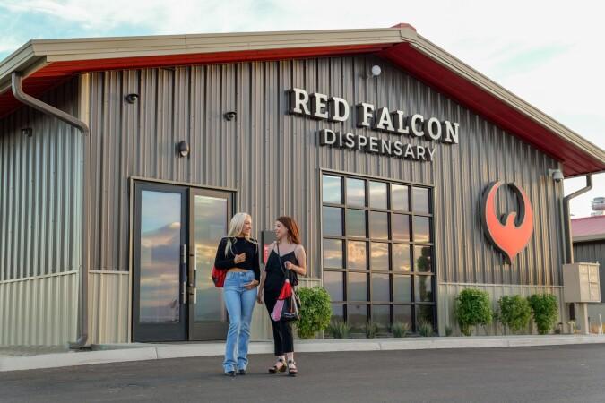 Best Sports Bars in Coachella - Red Falcon Lounge @ Spotlight 29 Casino