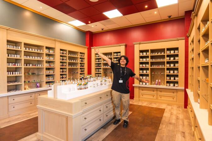 Best Sports Bars in Coachella - Red Falcon Lounge @ Spotlight 29 Casino