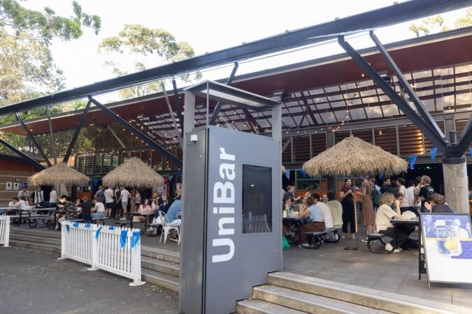 Best Sports Bars in Gwynneville - Uni Wollongong Uni Bar