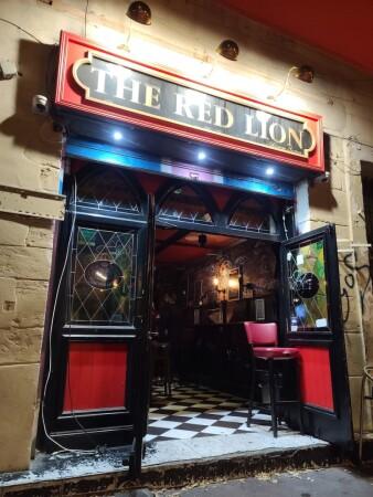 Best Sports Bars in Marseille - Red lion