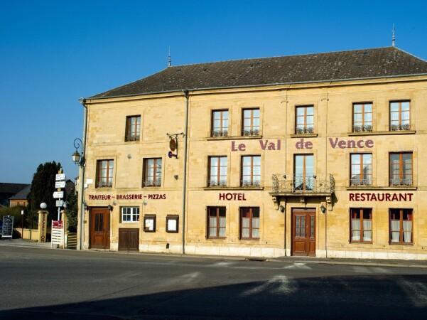 Beste Sportsbars in Launois-sur-vence - Le val de vence