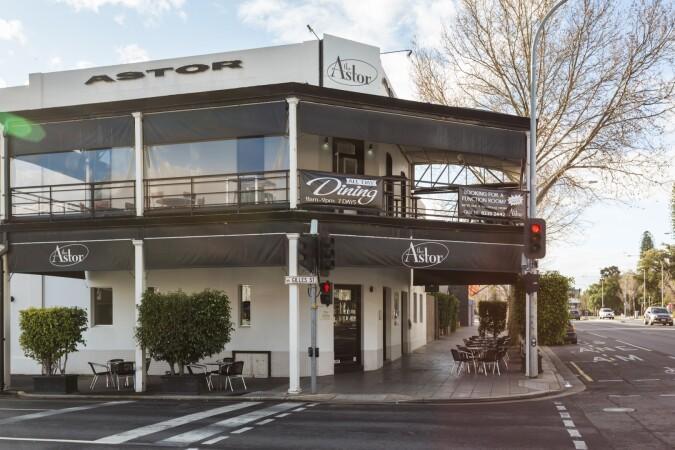 Best Sports Bars in Adelaide - The Astor Hotel