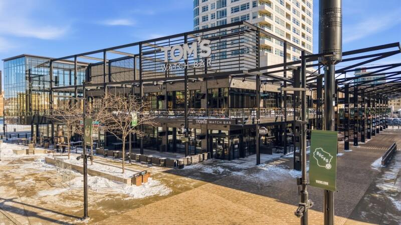 Best Sports Bars in Milwaukee - Toms Watch Bar @ Milwaukee, WI (Deer District)