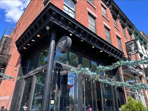 Best Sports Bars in Fort Greene - FancyFree