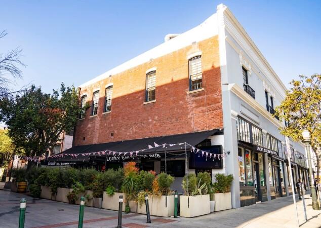 Best Sports Bars in Pasadena - Lucky Baldwins Pub