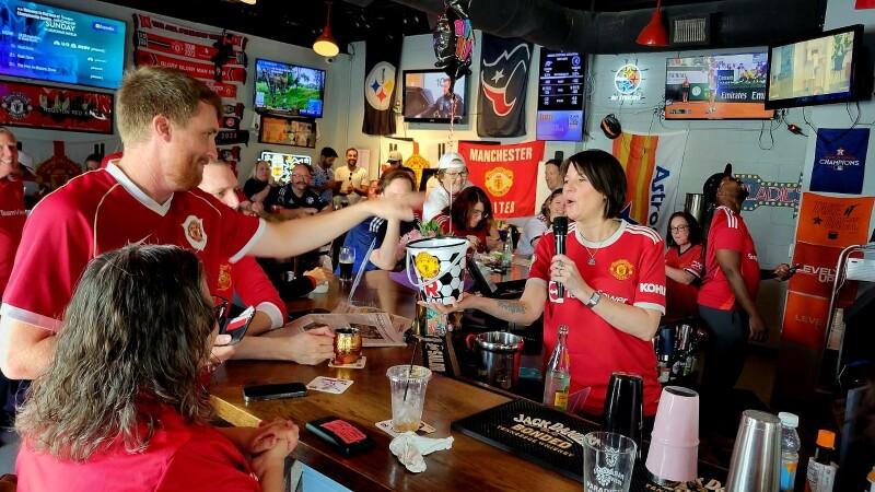 Best Sports Bars in Houston - R Bar