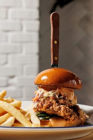 Best Sports Bars in Seattle - Rough & Tumble Pub