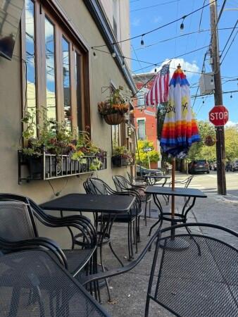 Best Sports Bars in Philadelphia - The Black Taxi