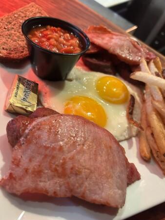 Best Sports Bars in Philadelphia - The Black Taxi