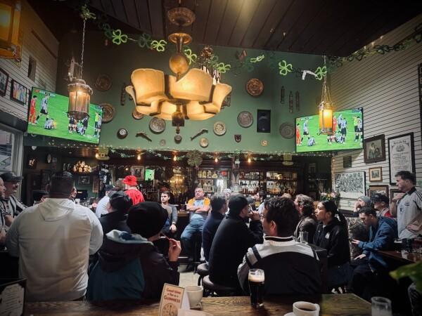 Best Sports Bars in West Hollywood - The Cat & Fiddle Pub & Restaurant