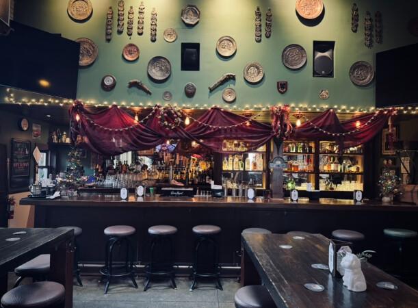 Best Sports Bars in West Hollywood - The Cat & Fiddle Pub & Restaurant