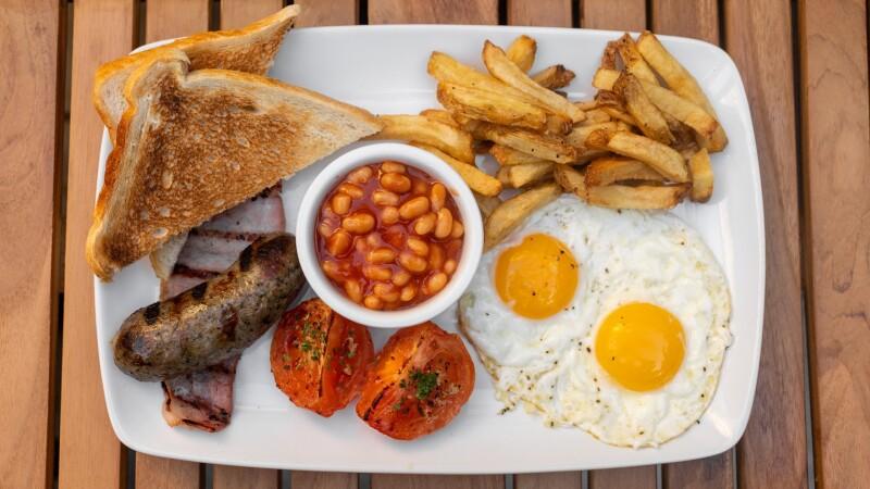 Best Sports Bars in West Hollywood - The Cat & Fiddle Pub & Restaurant