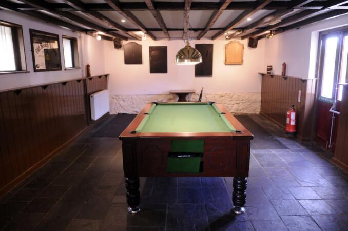 Best Sports Bars in Kent - Bonny Cravat