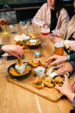 Best Sports Bars in Bouc-bel-air - Le petit local