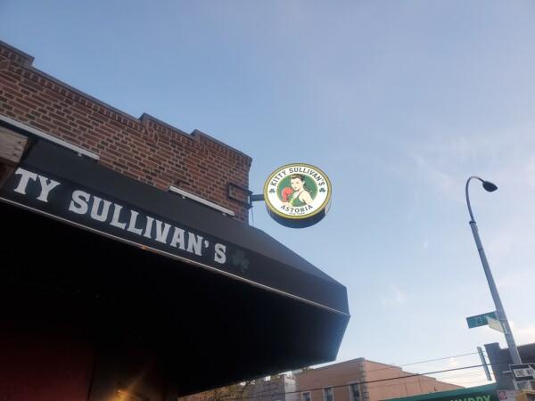 Best Sports Bars in Astoria - Kitty Sullivan's