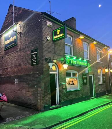 Best Sports Bars in Luton - The Phoenix