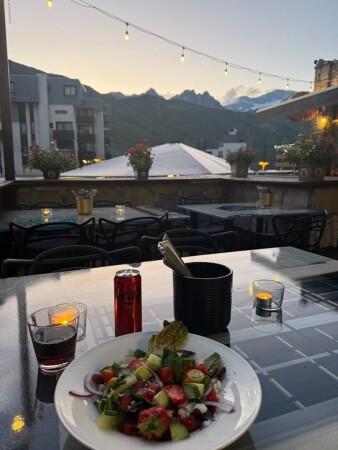 Best Sports Bars in Tignes - Bistro Nomade