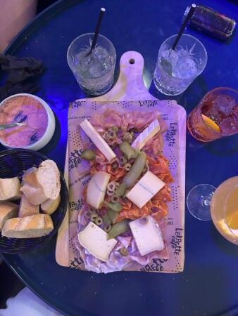 Best Sports Bars in Valenciennes - LevЯette Café Valenciennes