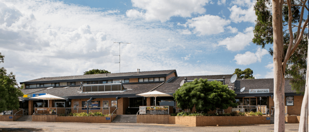 Best Sports Bars in Tolland - Tolland Hotel