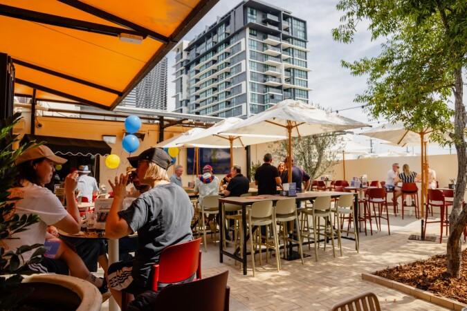 Best Sports Bars in Albion - Albion Hotel