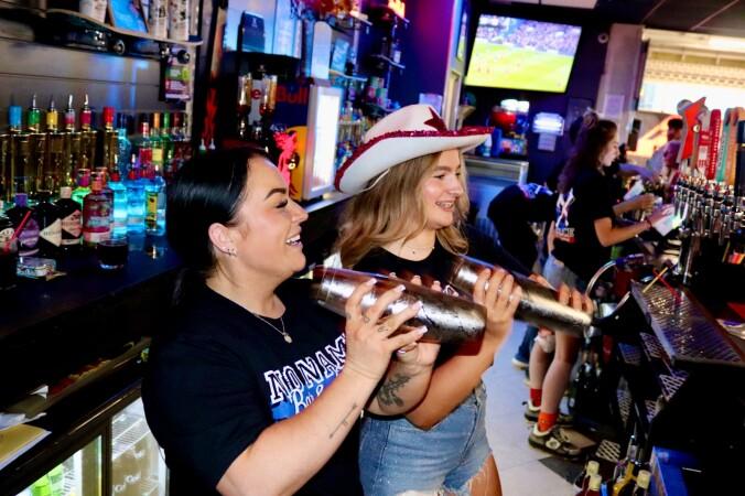 Beste Sportsbars in Colchester - No Name Bar and Games