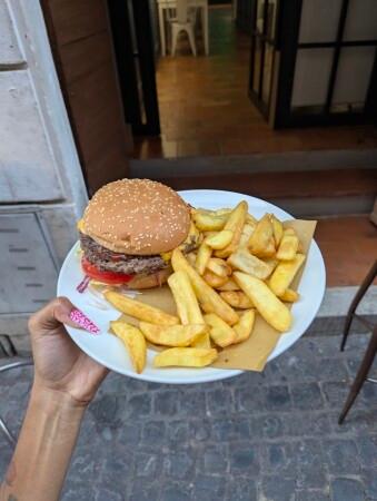 Best Sports Bars in Roma - Goat Gallery