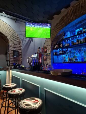 Best Sports Bars in Roma - Goat Gallery