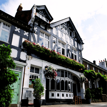 Best Sports Bars in Richmond - The Greyhound