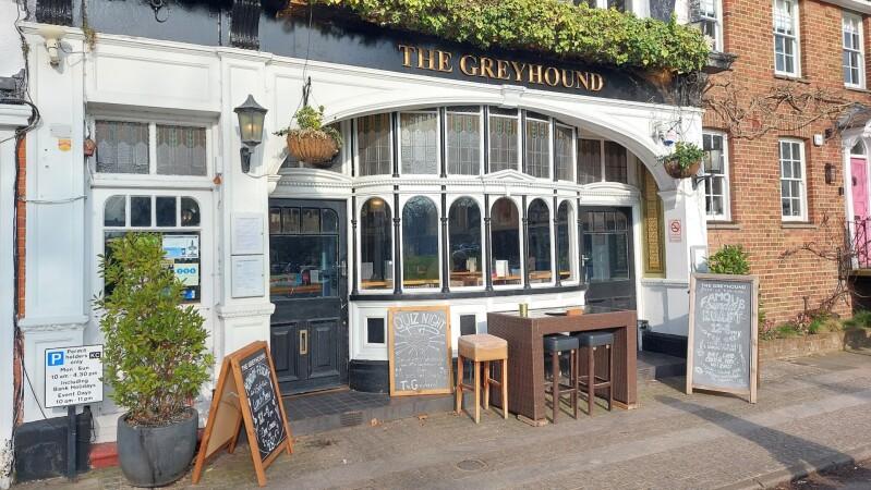 Best Sports Bars in Richmond - The Greyhound