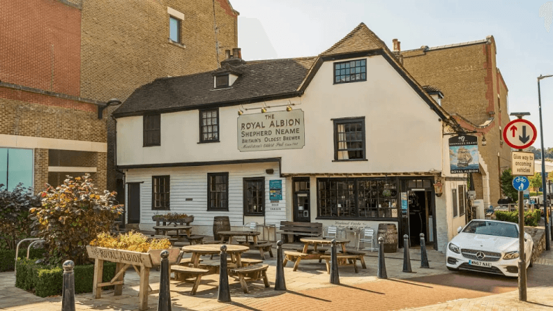 Best Sports Bars in Maidstone - The Royal Albion