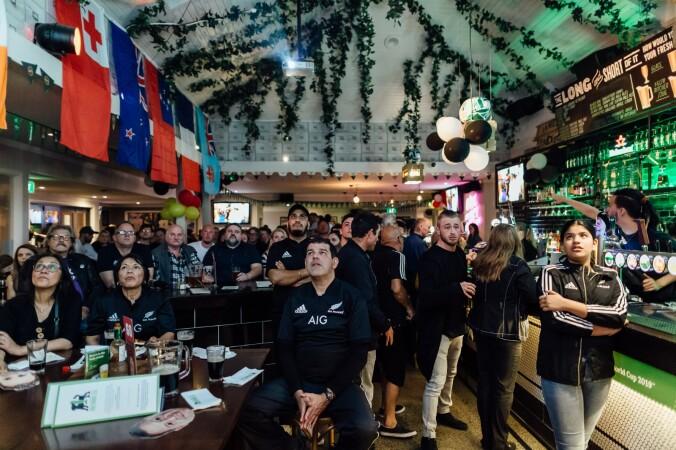 Best Sports Bars in Glenfield - The Postman’s Leg