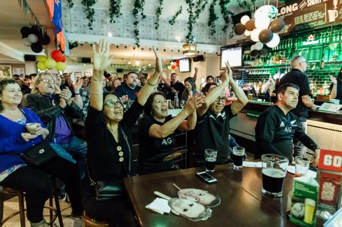 Best Sports Bars in Glenfield - The Postman’s Leg