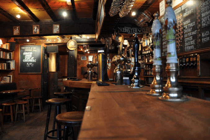 Les Meilleurs Bars à Saint-Etienne - The Smoking Dog