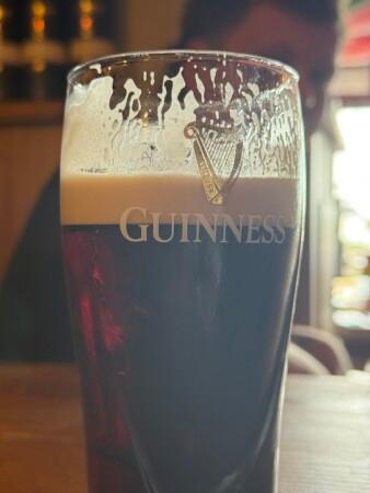 Best Sports Bars in Bordeaux - The Dog and Duck Bordeaux