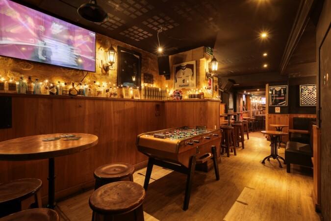 Best Sports Bars in Bordeaux - The Dog and Duck Bordeaux
