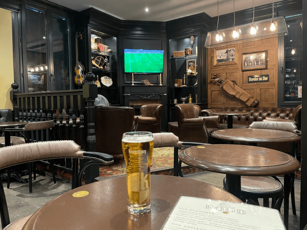 Les Meilleurs Bars à Châteauneuf-Grasse - Castle pub