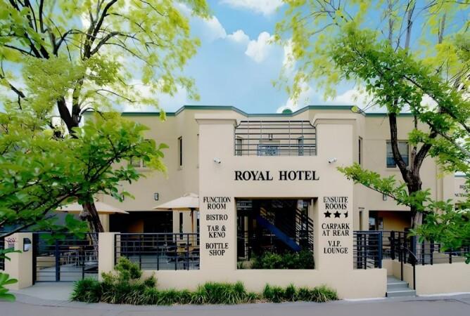 Best Sports Bars in Springwood - Royal Hotel Springwood