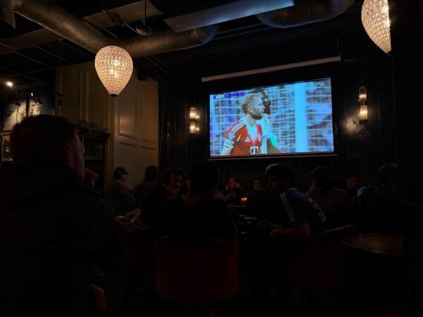 Best Sports Bars in Wembley - White Horse Wembley