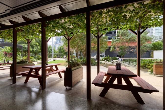 Best Sports Bars in Newstead - Gas Hound Bar & Kitchen