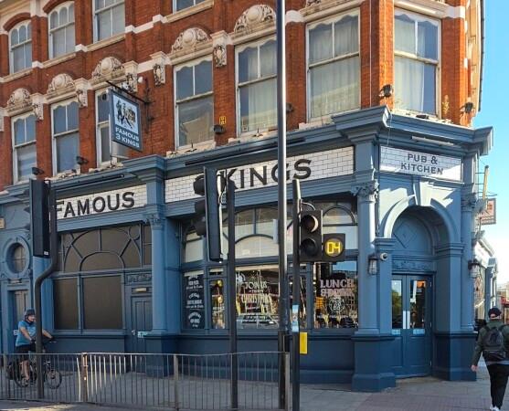 Best Sports Bars in London - Famous Three kings