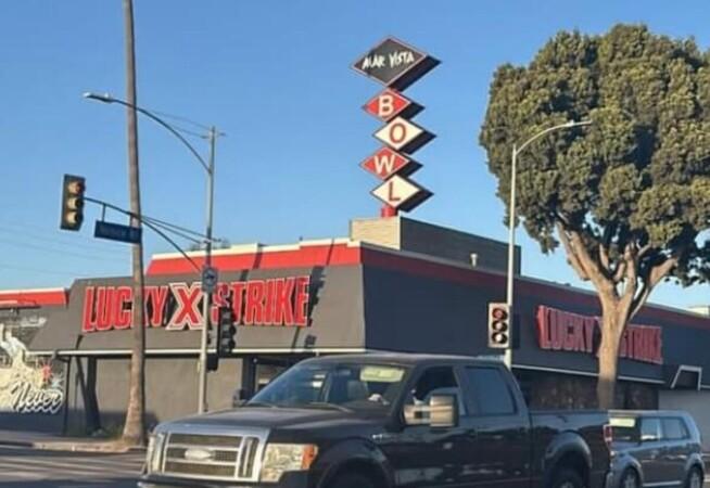 Best Sports Bars in Los Angeles - Lucky Strike Mar Vista